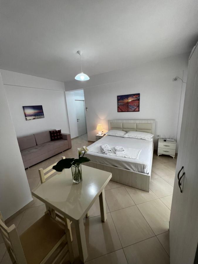 Garden Villa Eva Sarandë 外观 照片