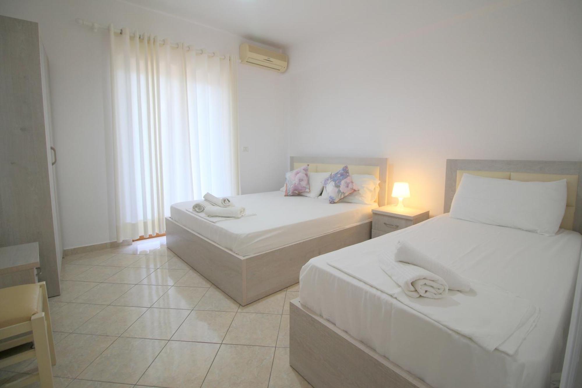 Garden Villa Eva Sarandë 外观 照片