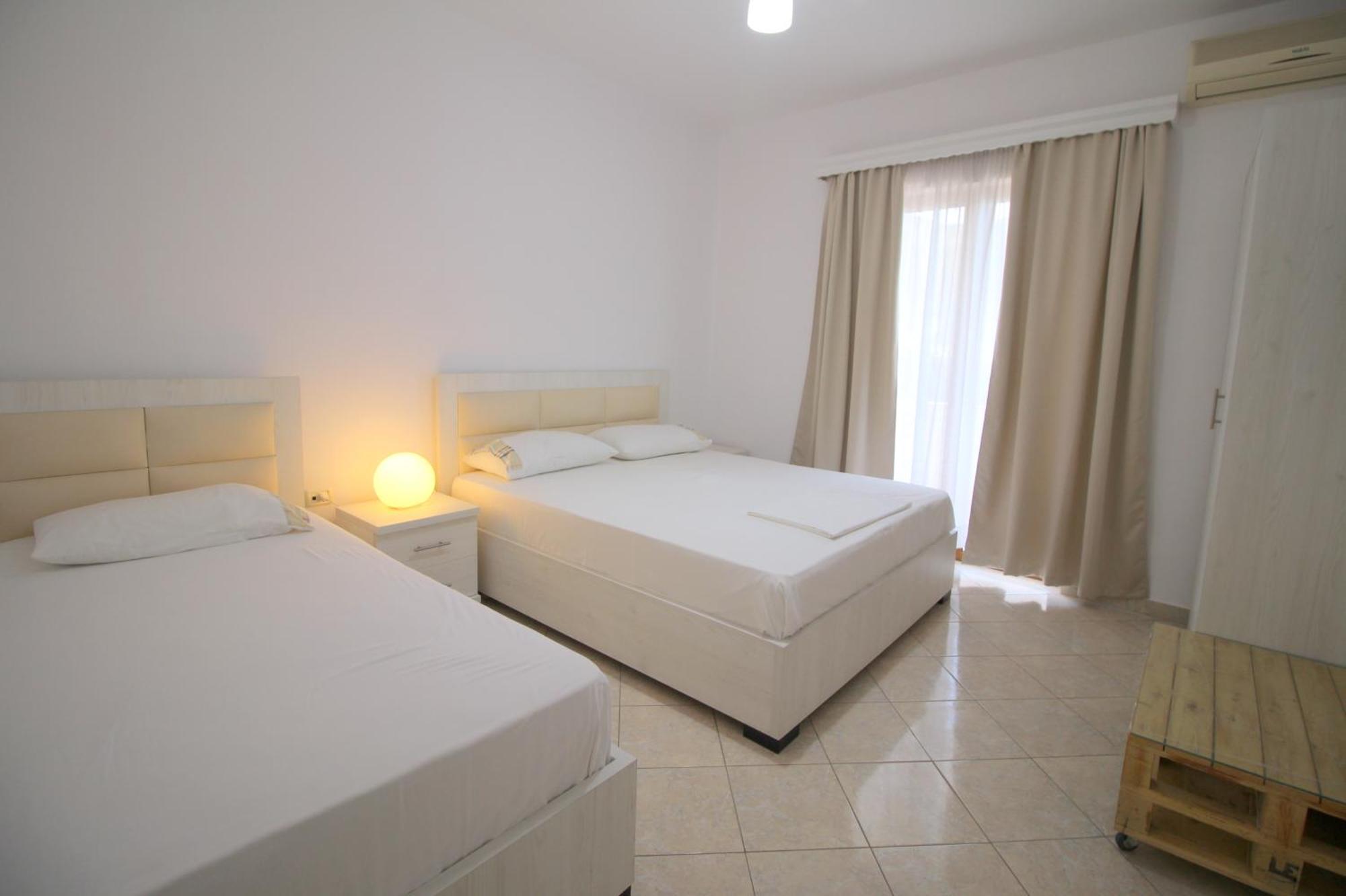 Garden Villa Eva Sarandë 外观 照片