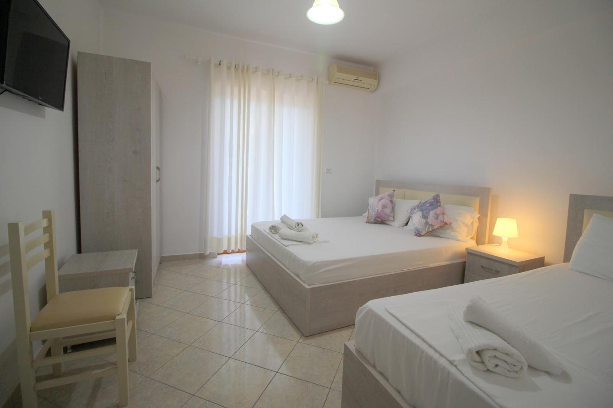 Garden Villa Eva Sarandë 外观 照片