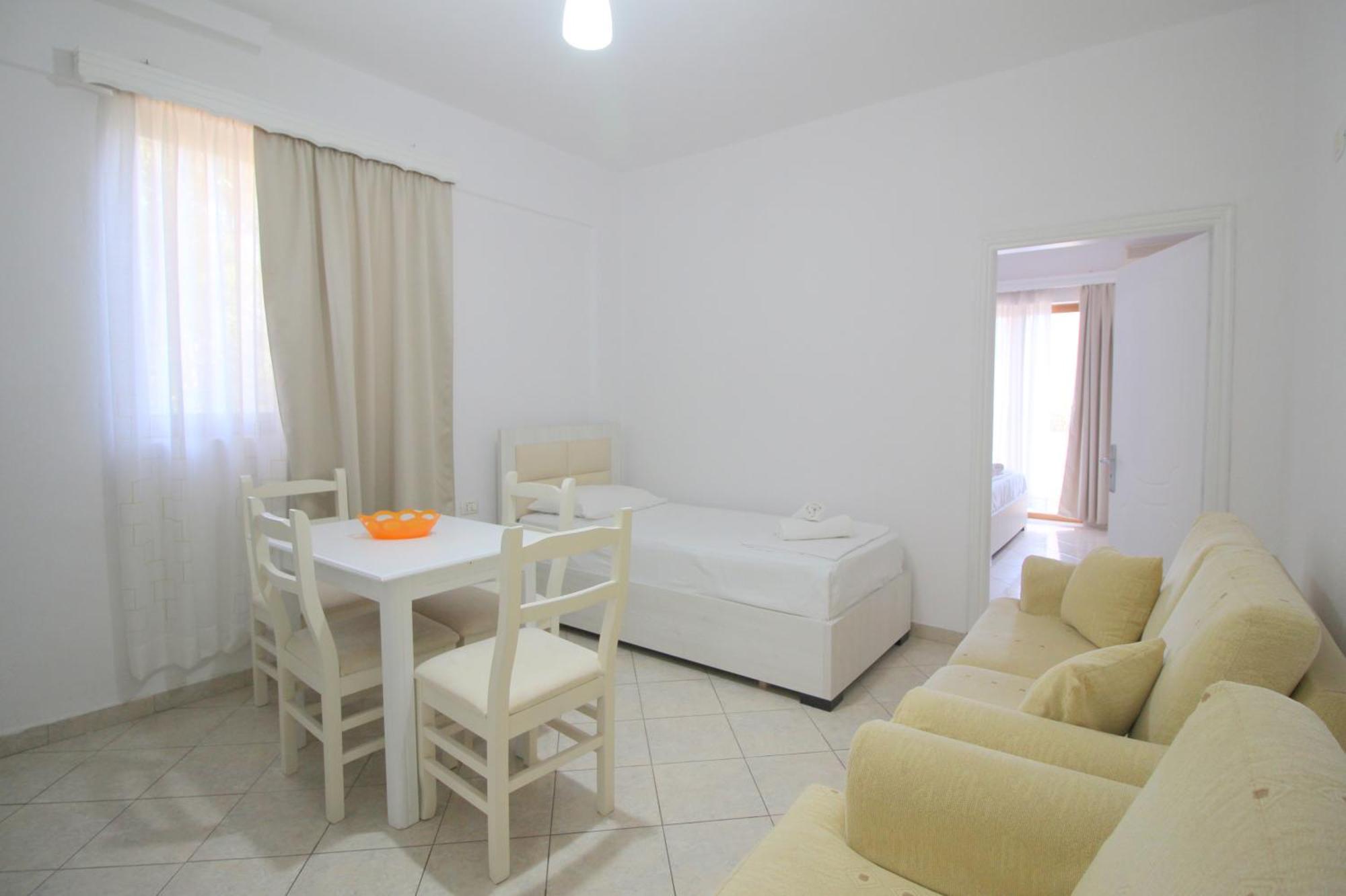 Garden Villa Eva Sarandë 外观 照片