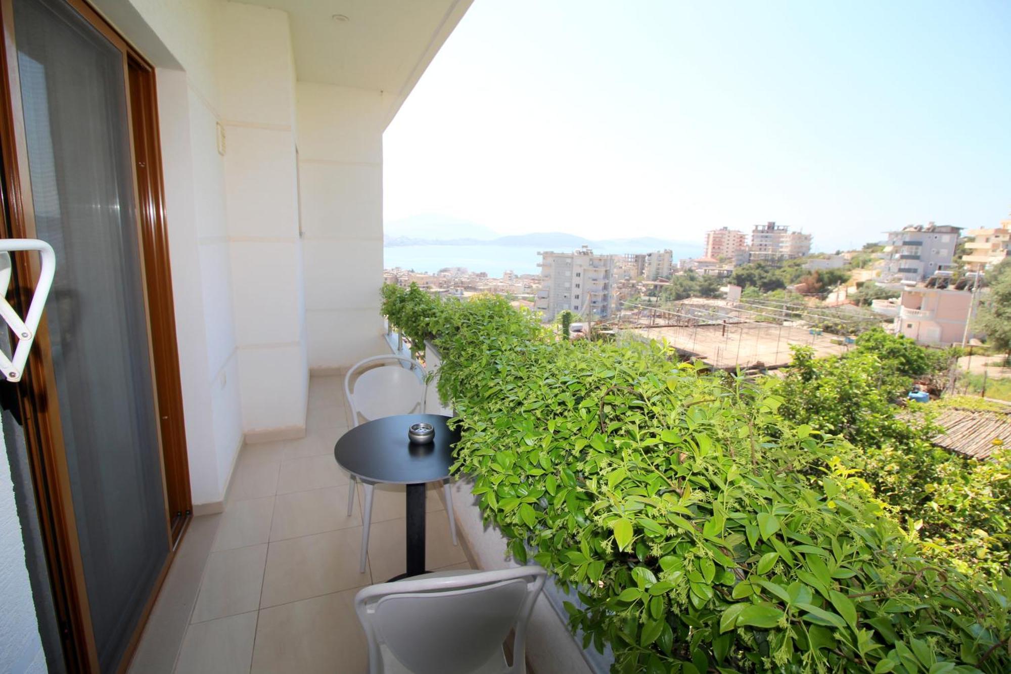 Garden Villa Eva Sarandë 外观 照片