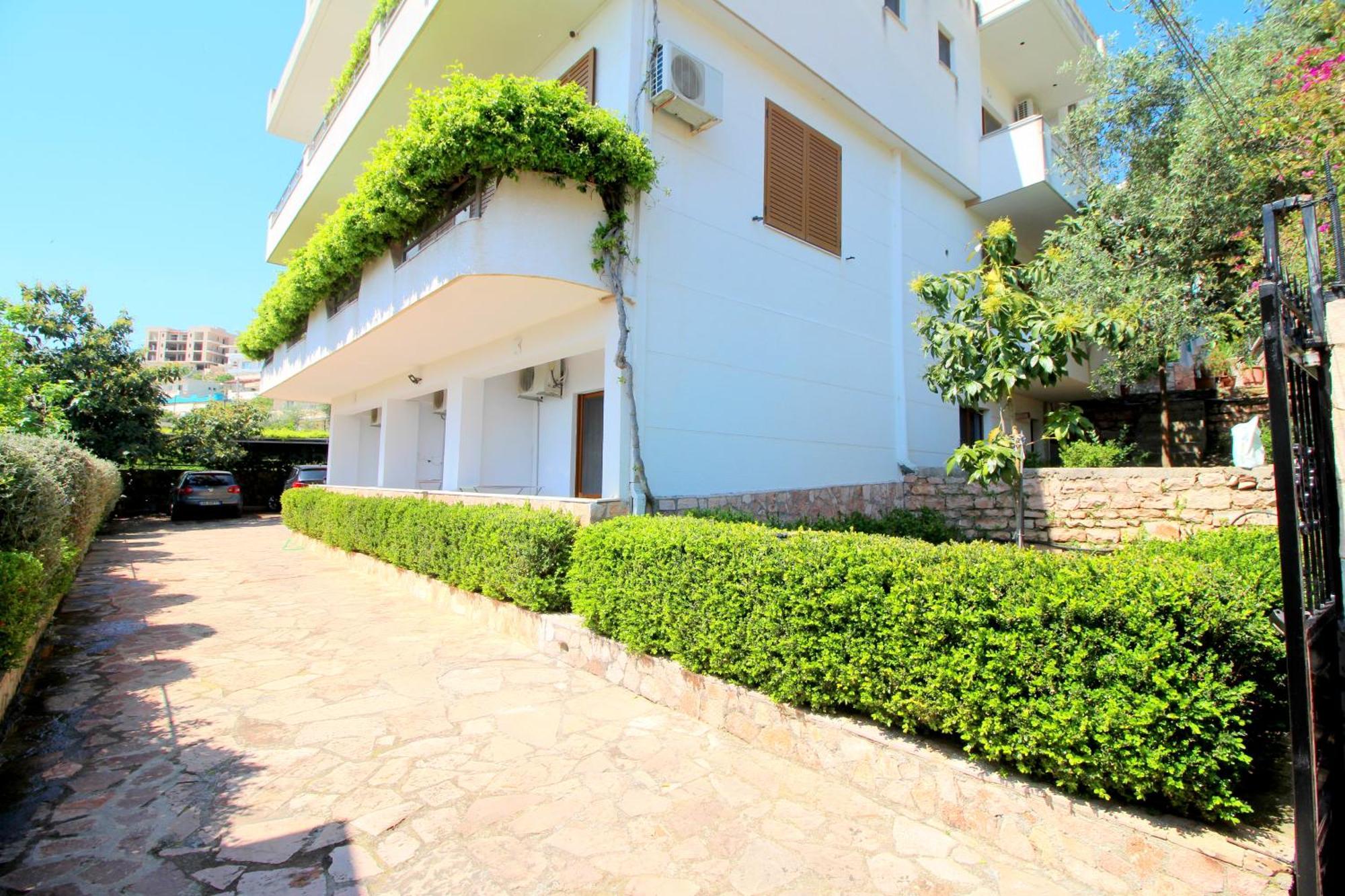 Garden Villa Eva Sarandë 外观 照片