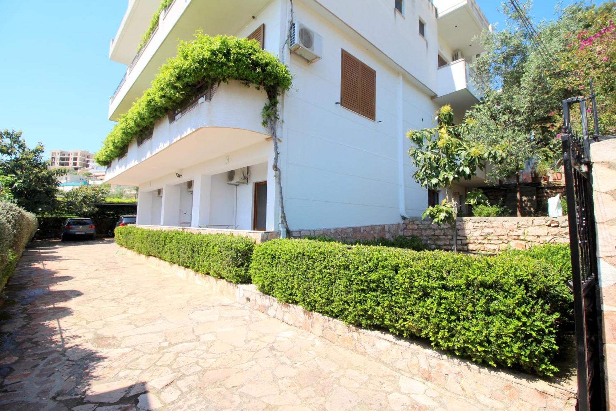 Garden Villa Eva Sarandë 外观 照片